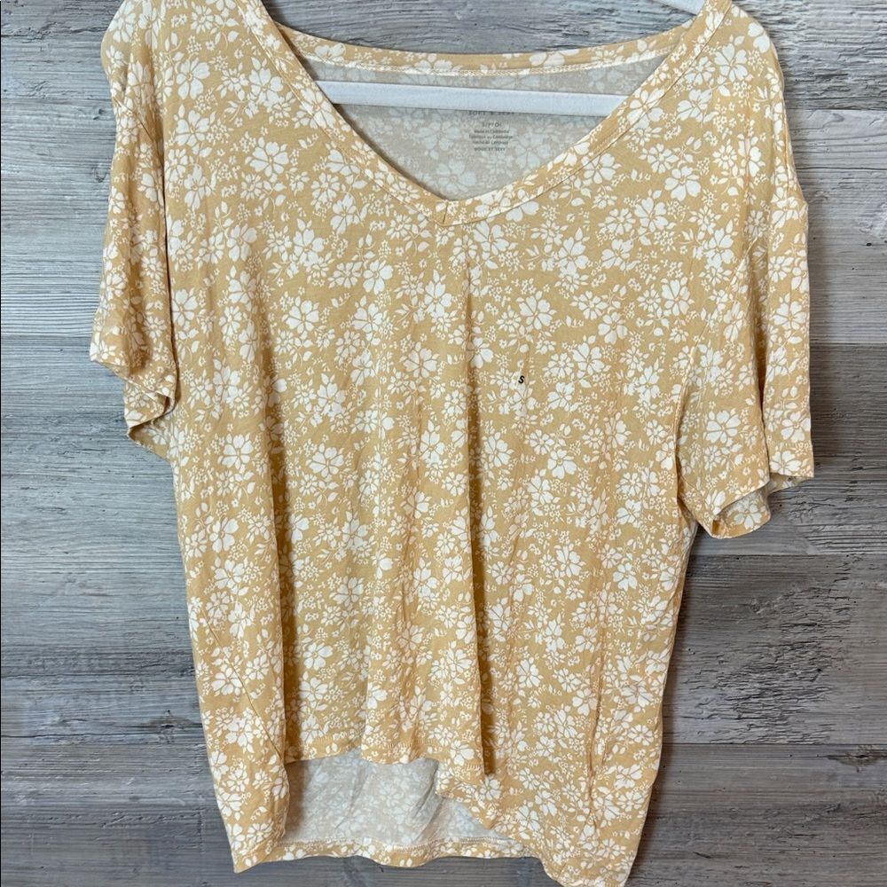 American Eagle Outfitters Floral V-Neck Short Sleeve Top - Cream